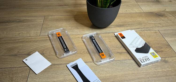Spigen Glas.tR EZ Fit Screen Protector for iPhone 16 Pro – Easy Installation, But Noticeable