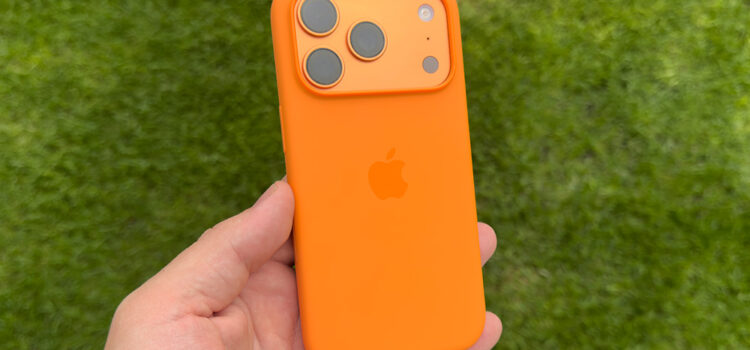 Apple Silicone Case for iPhone 17 Pro – Premium Feel with Classic Trade-Offs